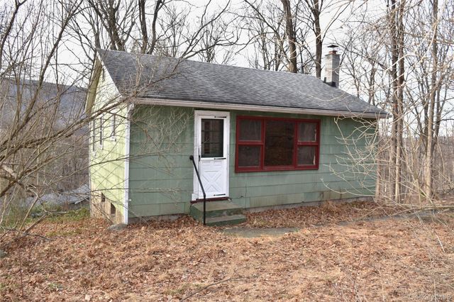 36 Paradise Hill, Highland Mills, NY 12518