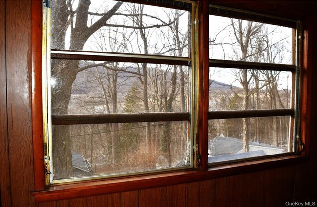 36 Paradise Hill, Highland Mills, NY 12518