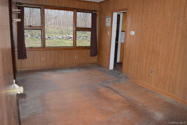 36 Paradise Hill, Highland Mills, NY 12518