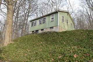 36 Paradise Hill, Highland Mills, NY 12518