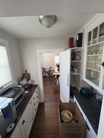 24 Warren Ave 1, Milton, MA 02186
