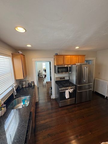 24 Warren Ave 1, Milton, MA 02186