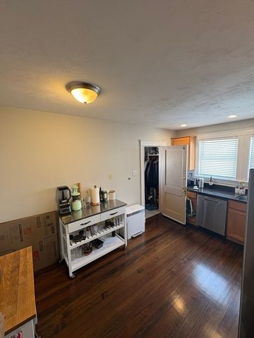 24 Warren Ave 1, Milton, MA 02186
