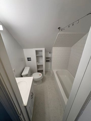 24 Warren Ave 1, Milton, MA 02186