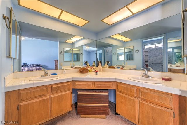 5272 Dickens Drive, Las Vegas, NV 89119