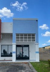 4796 NW 167th St, Miami Gardens, FL 33014
