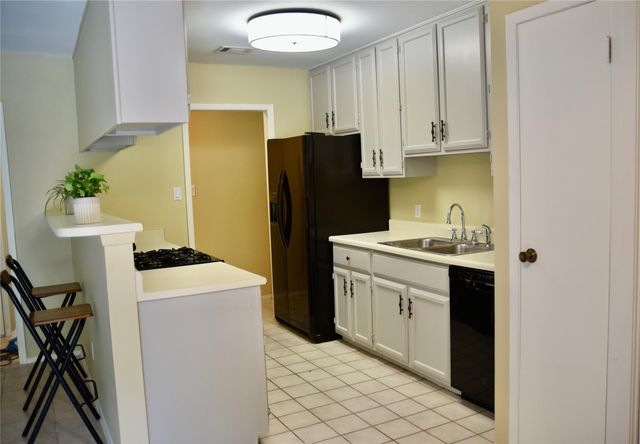 2007 Castle Gate CIR, San Marcos, TX 78666