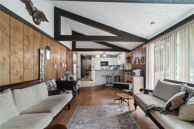 6869 Shepler Church Avenue SW, Navarre, OH 44662