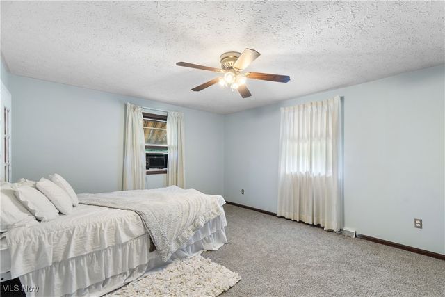 6869 Shepler Church Avenue SW, Navarre, OH 44662