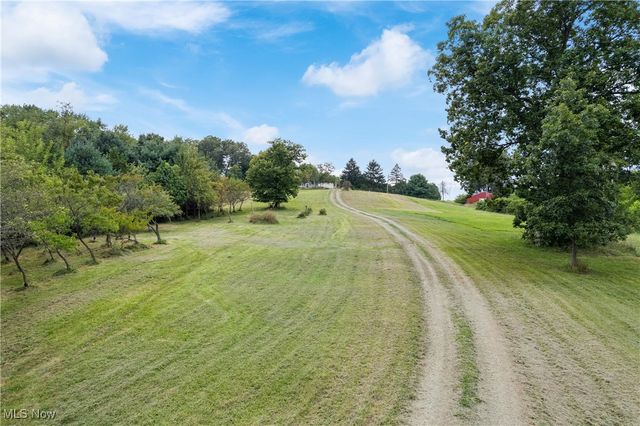 6869 Shepler Church Avenue SW, Navarre, OH 44662