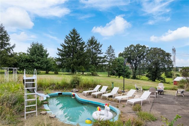 6869 Shepler Church Avenue SW, Navarre, OH 44662