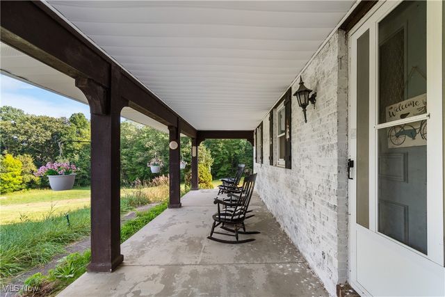 6869 Shepler Church Avenue SW, Navarre, OH 44662