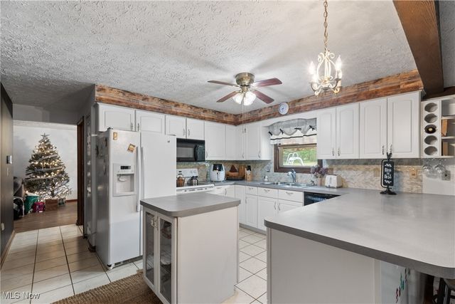 6869 Shepler Church Avenue SW, Navarre, OH 44662