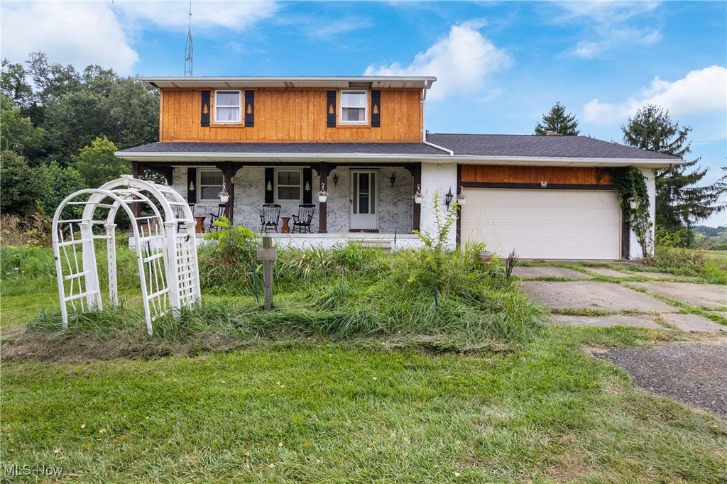 6869 Shepler Church Avenue SW, Navarre, OH 44662