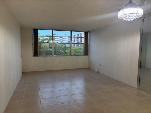 1100 SAINT CHARLES Place 313, Pembroke Pines, FL 33026