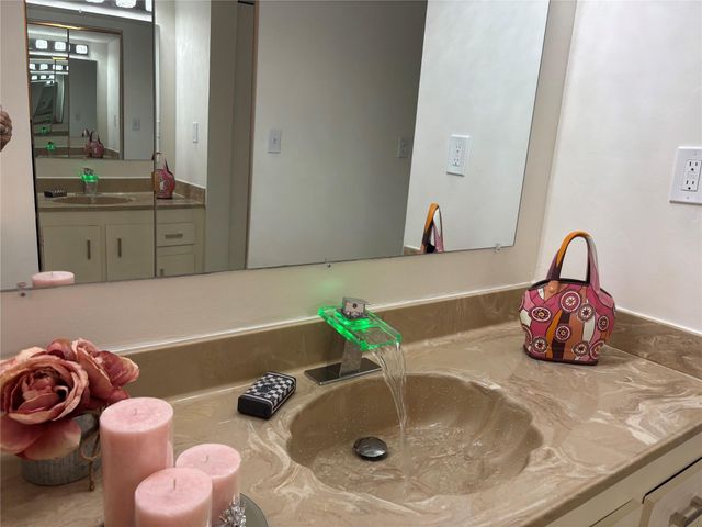 1100 SAINT CHARLES Place 313, Pembroke Pines, FL 33026