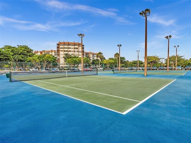 1100 SAINT CHARLES Place 313, Pembroke Pines, FL 33026