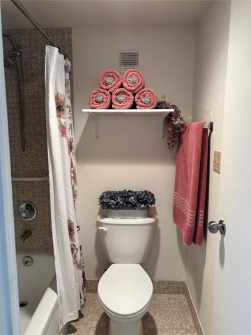 1100 SAINT CHARLES Place 313, Pembroke Pines, FL 33026