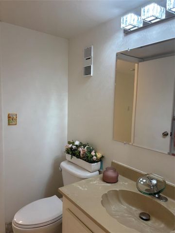 1100 SAINT CHARLES Place 313, Pembroke Pines, FL 33026