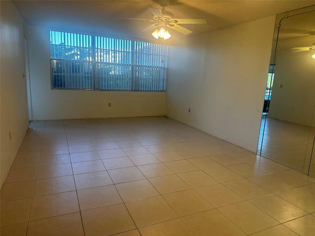 1100 SAINT CHARLES Place 313, Pembroke Pines, FL 33026