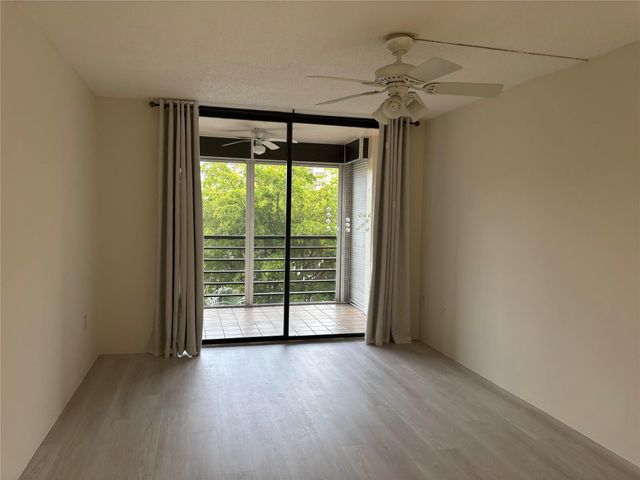 1100 SAINT CHARLES Place 313, Pembroke Pines, FL 33026