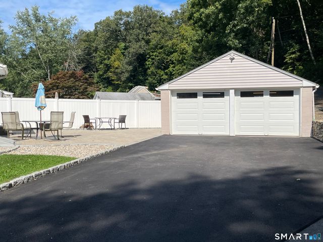 2 Edgehill Terrace, Seymour, CT 06484