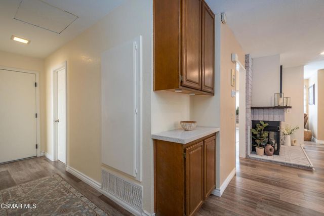 6075 Fremont Circle, Camarillo, CA 93012