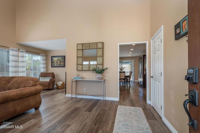 6075 Fremont Circle, Camarillo, CA 93012