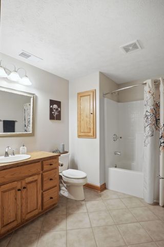 21085 ABBEY Road, Council Bluffs, IA 51503