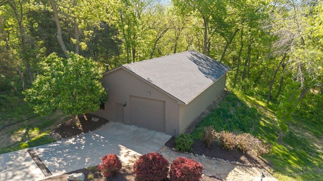 21085 ABBEY Road, Council Bluffs, IA 51503