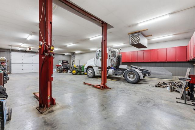 21085 ABBEY Road, Council Bluffs, IA 51503