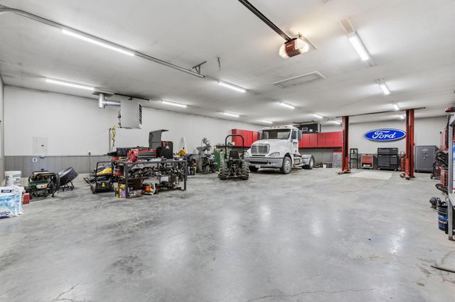 21085 ABBEY Road, Council Bluffs, IA 51503