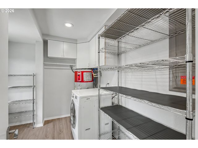 11808 Se TAYLOR St, Portland, OR 97216