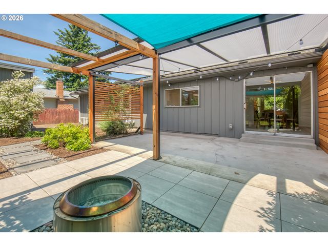 11808 Se TAYLOR St, Portland, OR 97216