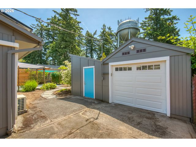 11808 Se TAYLOR St, Portland, OR 97216