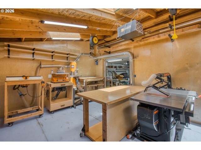 11808 Se TAYLOR St, Portland, OR 97216