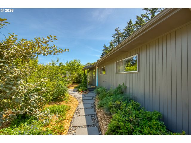 11808 Se TAYLOR St, Portland, OR 97216