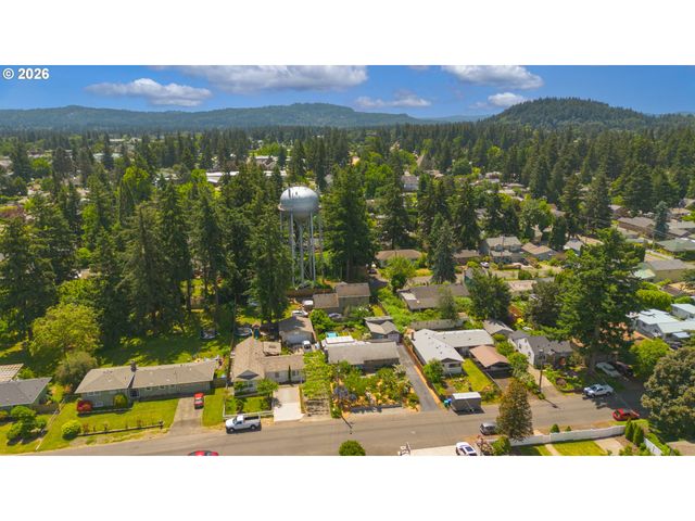 11808 Se TAYLOR St, Portland, OR 97216
