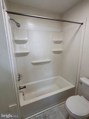 17 WEST ST, Bordentown, NJ 08505