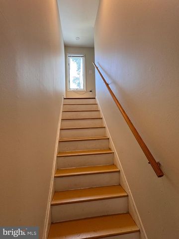 17 WEST ST, Bordentown, NJ 08505