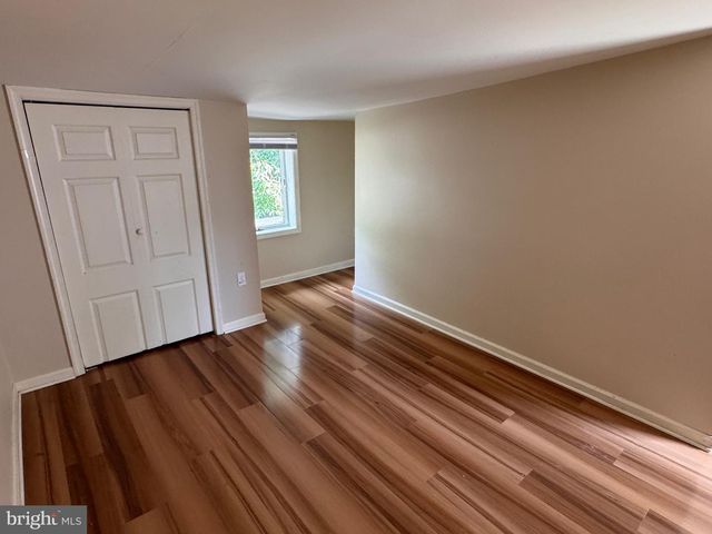 17 WEST ST, Bordentown, NJ 08505