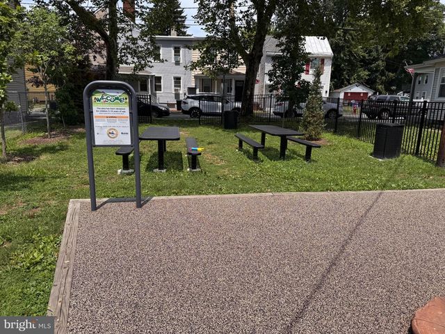 17 WEST ST, Bordentown, NJ 08505