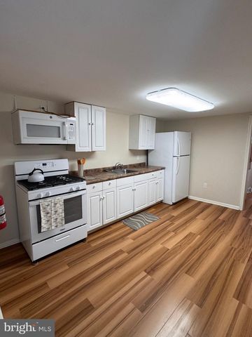 17 WEST ST, Bordentown, NJ 08505