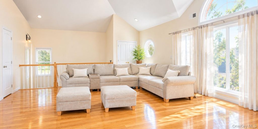 69-29 53rd Drive, Maspeth, NY 11378 — photo 2