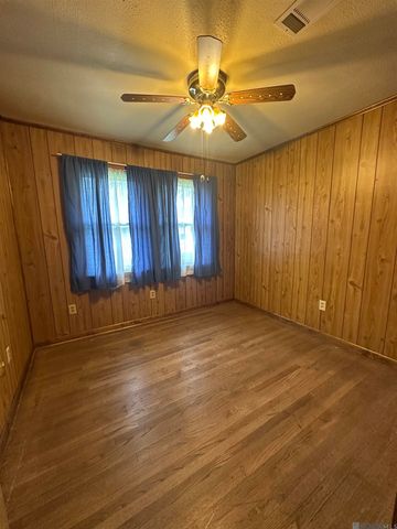 6313 Kleinpeter Rd, Baton Rouge, LA 70811
