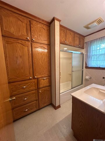 6313 Kleinpeter Rd, Baton Rouge, LA 70811
