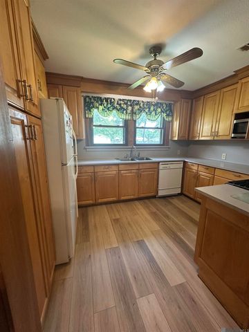 6313 Kleinpeter Rd, Baton Rouge, LA 70811