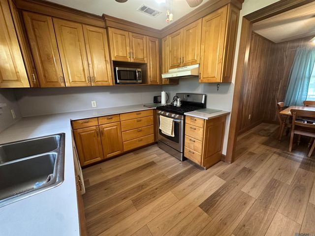 6313 Kleinpeter Rd, Baton Rouge, LA 70811