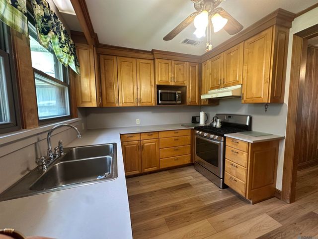 6313 Kleinpeter Rd, Baton Rouge, LA 70811