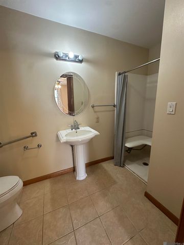 6313 Kleinpeter Rd, Baton Rouge, LA 70811
